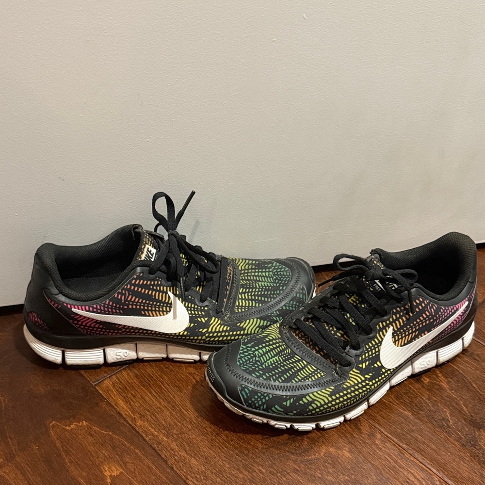 Nike womens Free 5.0 Black with Multicolor Accents Sneakers size 9